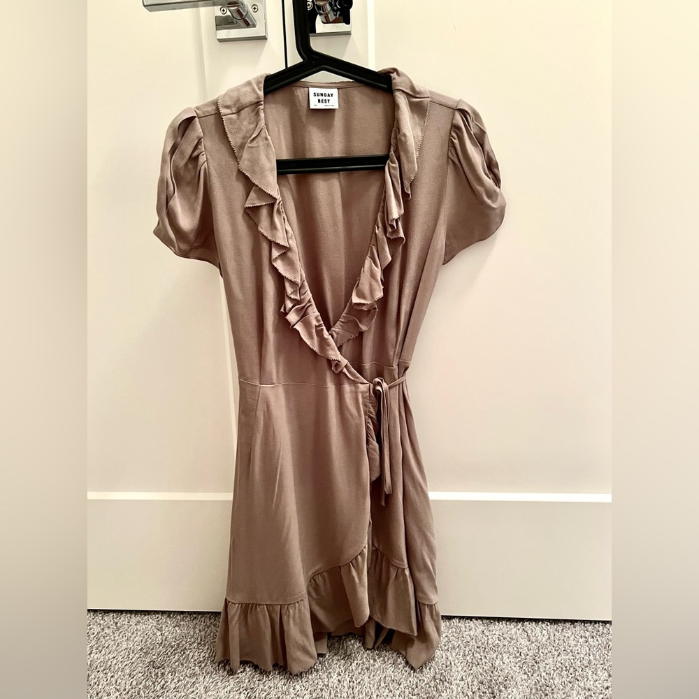 Aritzia Sunday Best Wrap Dress - Picture 10 of 10